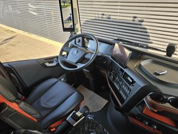 FH 780 AERO / 6x2/4 / RETARDER / GLOBE XL